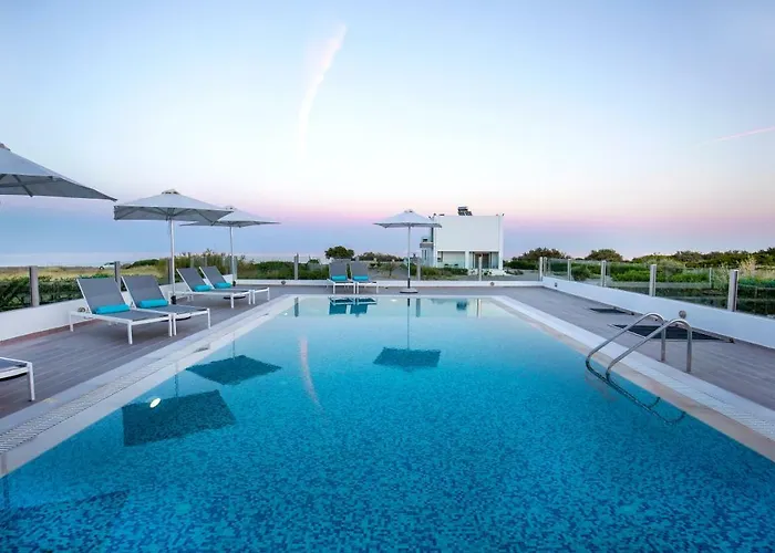 Aegean Horizon Beachfront 别墅